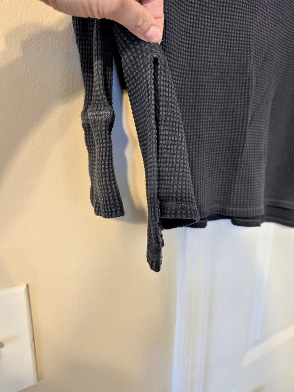 Offline by Aerie Wow! Waffle Henley T-Shirt Black Long Sleeve - S - Picture 4 of 6